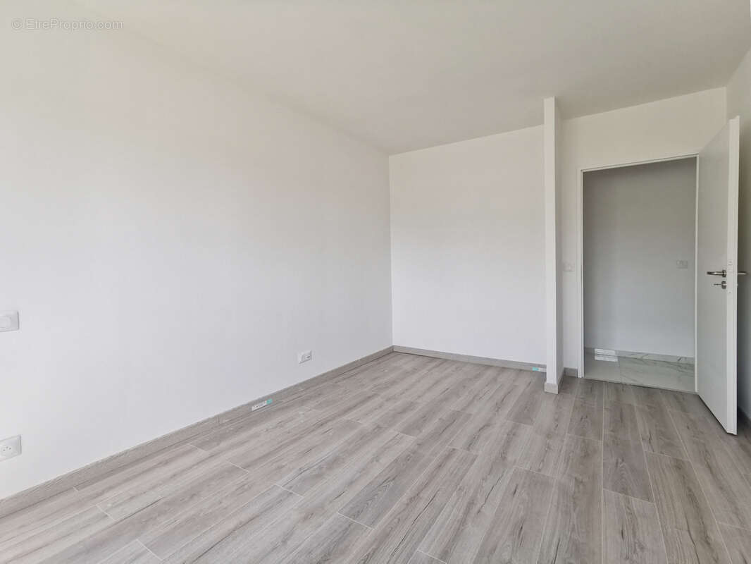 Maison achevée en 2026 avec 5 chambres à Rosières - photo 15