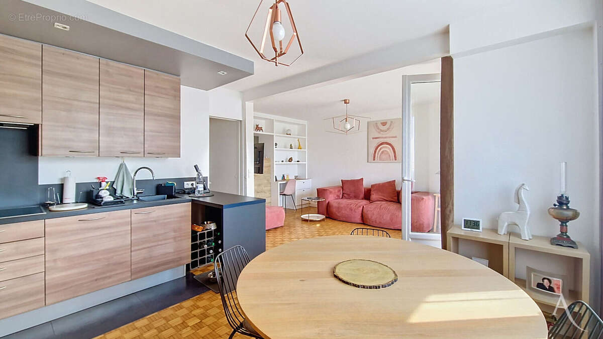 Appartement à PARIS-20E