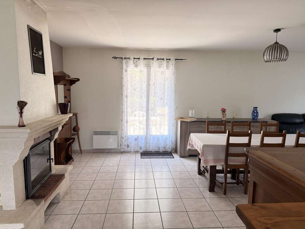 Maison 90 m² à Saint-Simon-De-Pellouaille  - photo 5