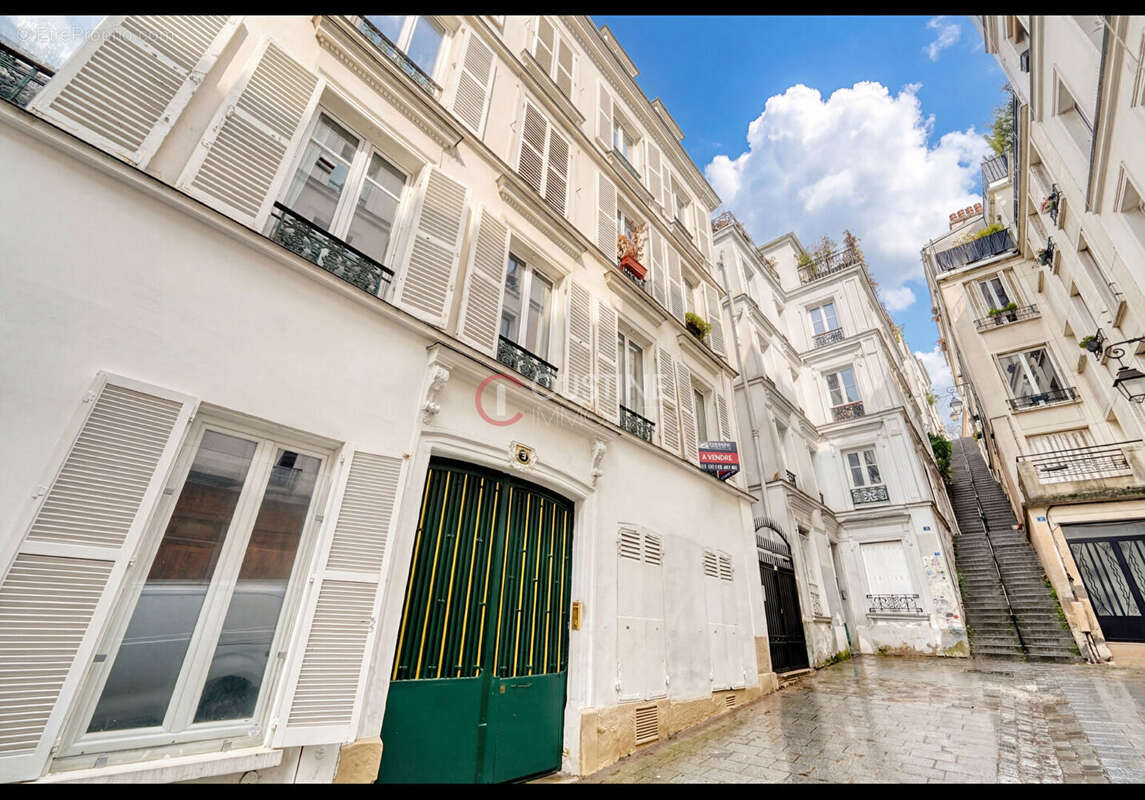 Appartement à PARIS-18E
