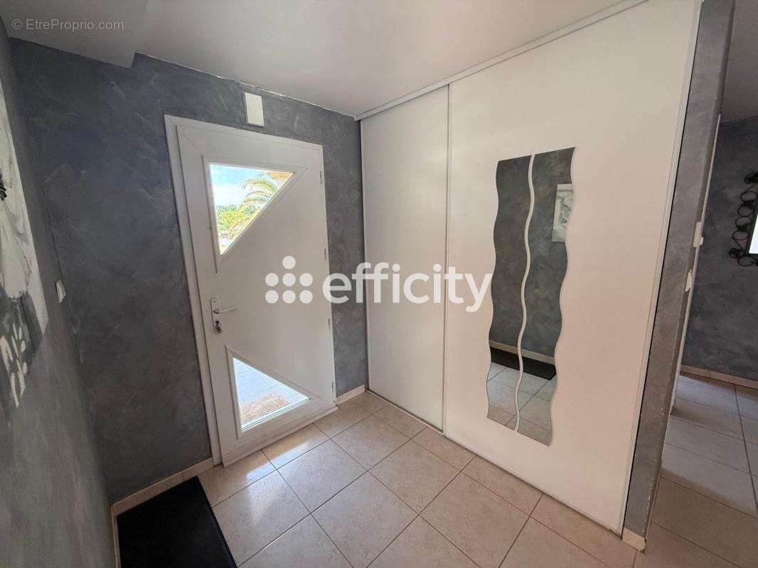 Maison 172 m² à Poiroux  - photo 2