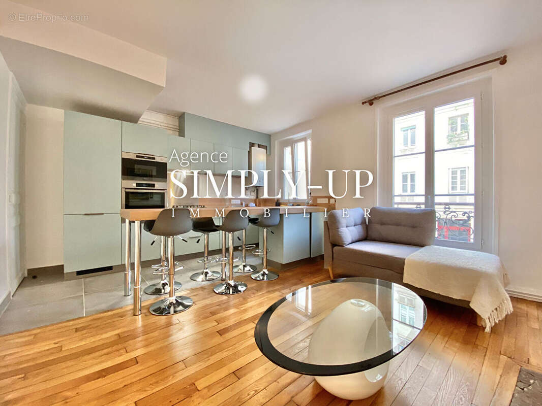 Appartement à PARIS-16E