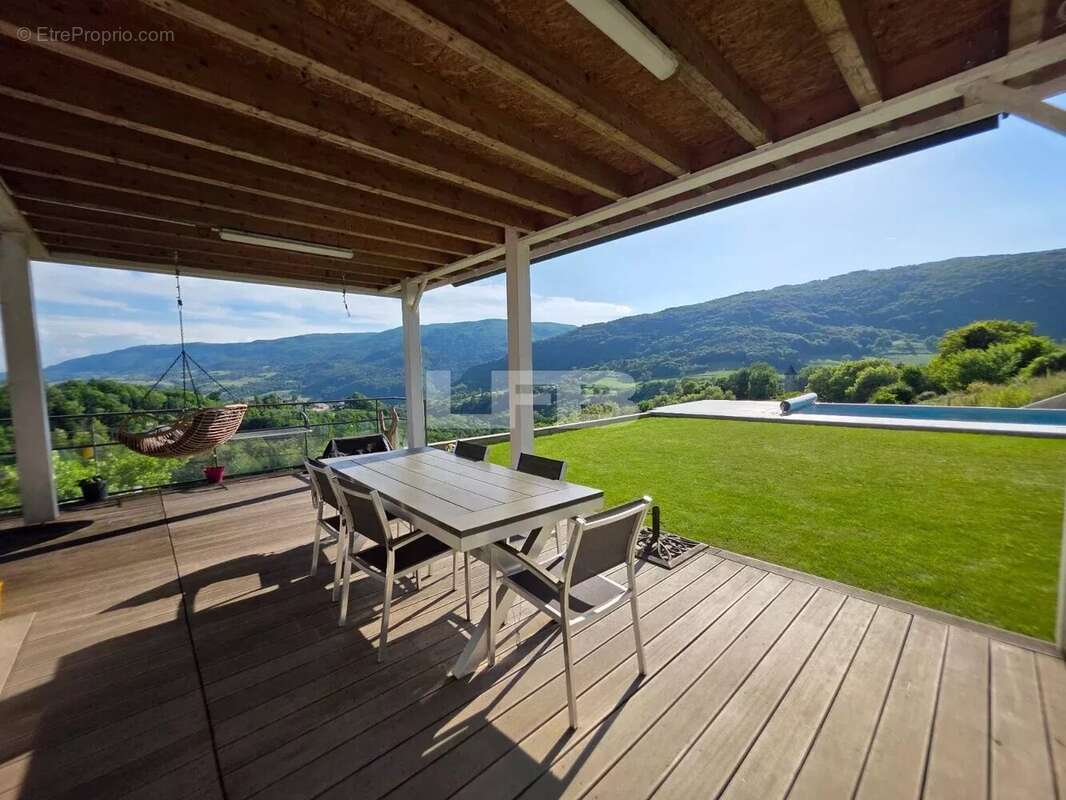 Maison à CREMPIGNY-BONNEGUETE