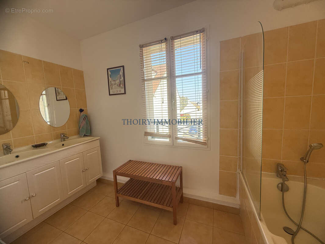 THOIRY. Maison traditionnelle de 127 m2 habitables sur 530 m2 de terrain - photo 9