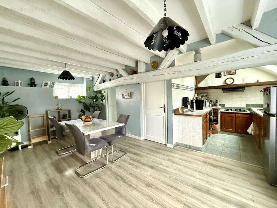 Maison à LONGUEVILLE