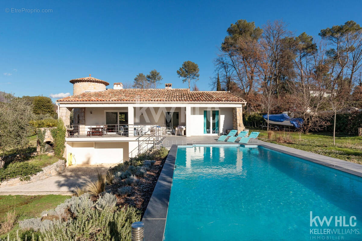 Maison à ROQUEFORT-LES-PINS
