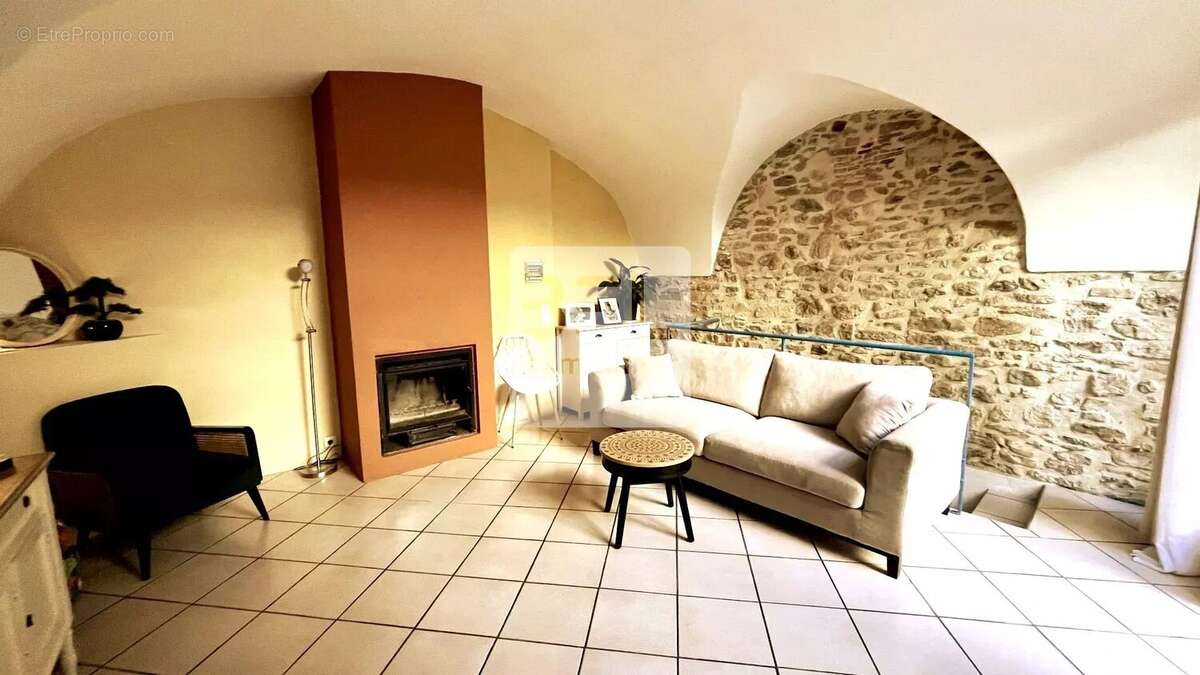 Maison à BAGNOLS-SUR-CEZE