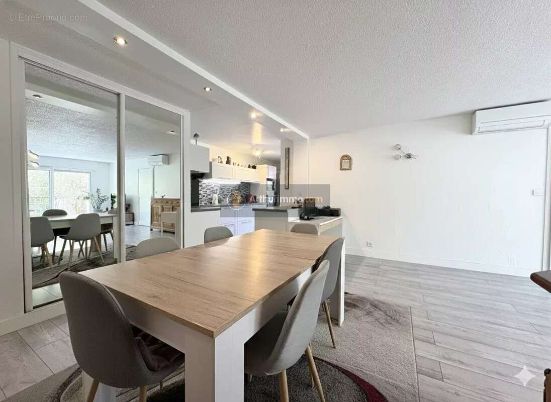 Appartement à FREJUS