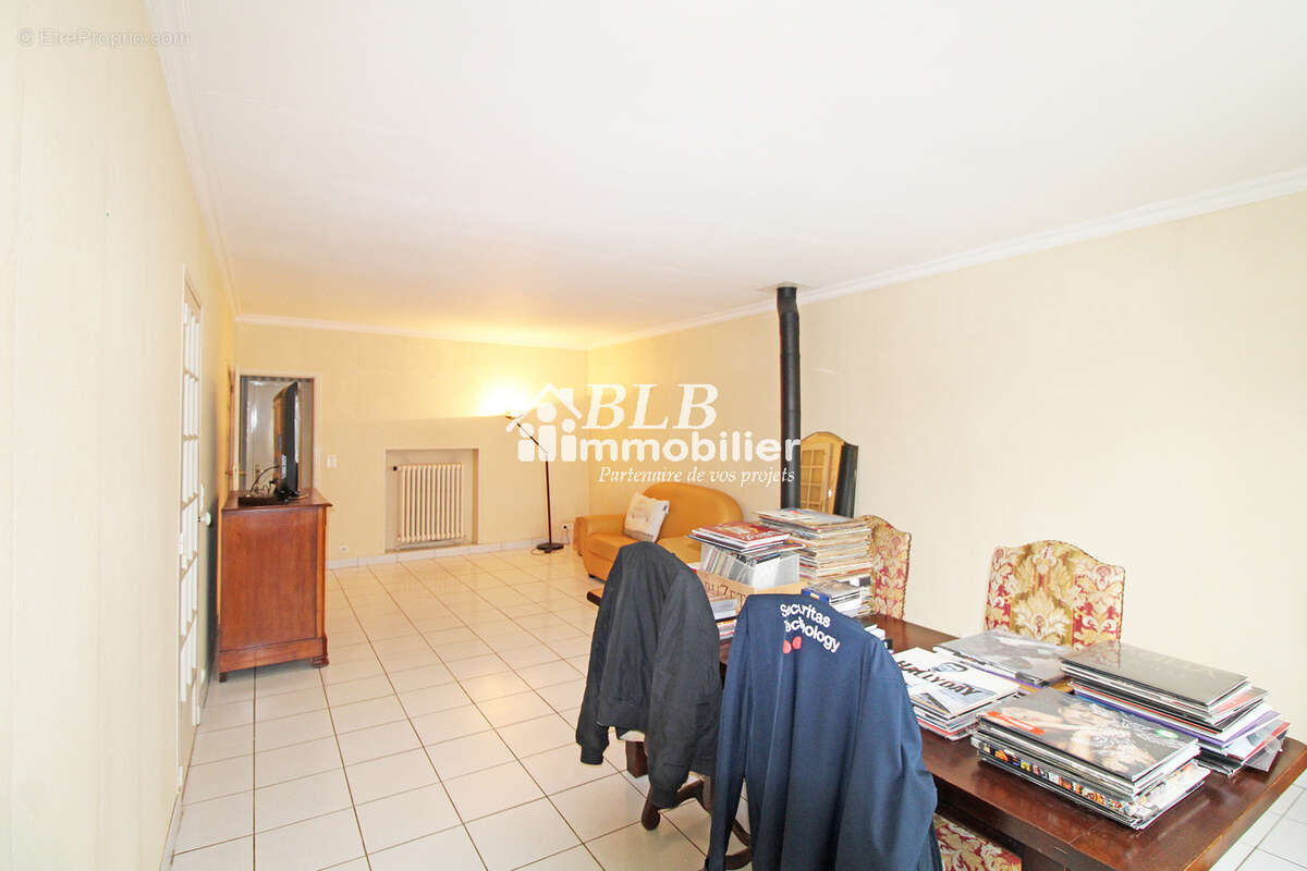 Maison 5 pièces 89,50m2 3 chambres + 3 garages + sous-sol - photo 5