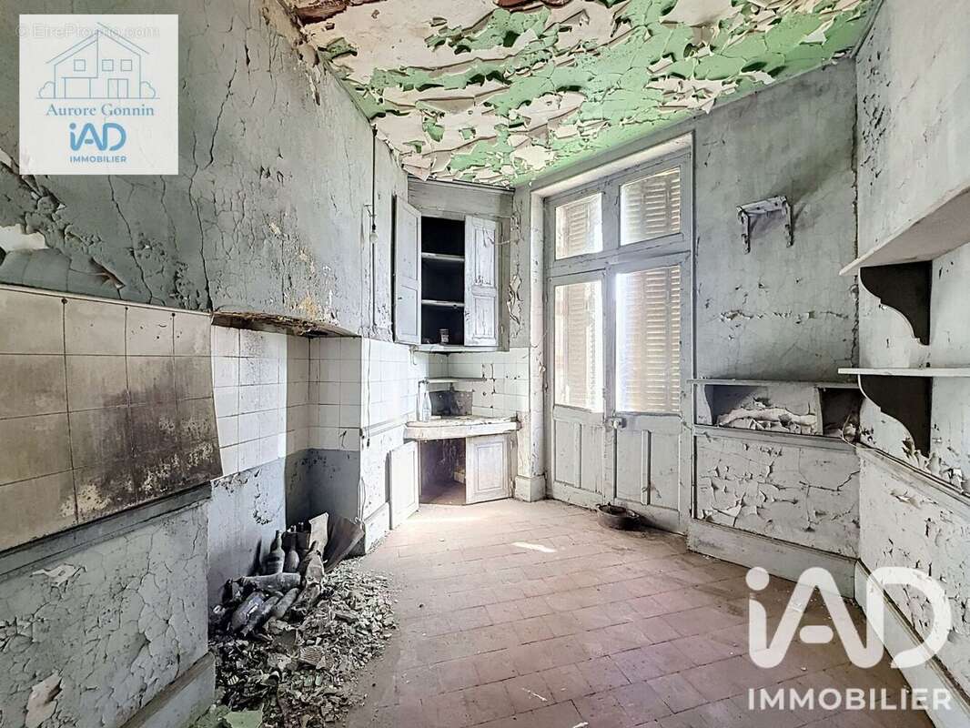 Appartement 400 m² à Saint-Pierre-Le-Moutier  - photo 9