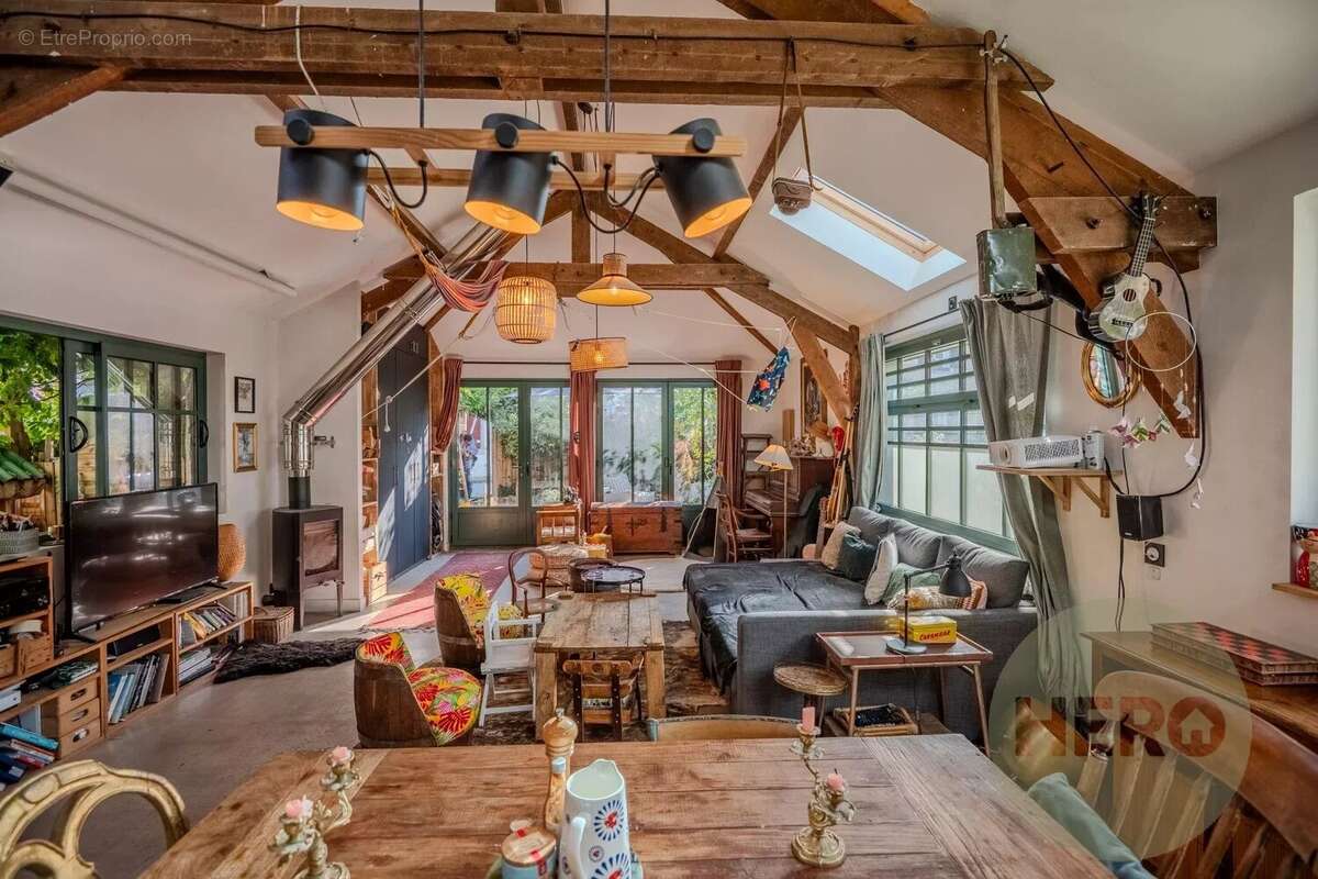 Maison à DAMPIERRE-EN-YVELINES