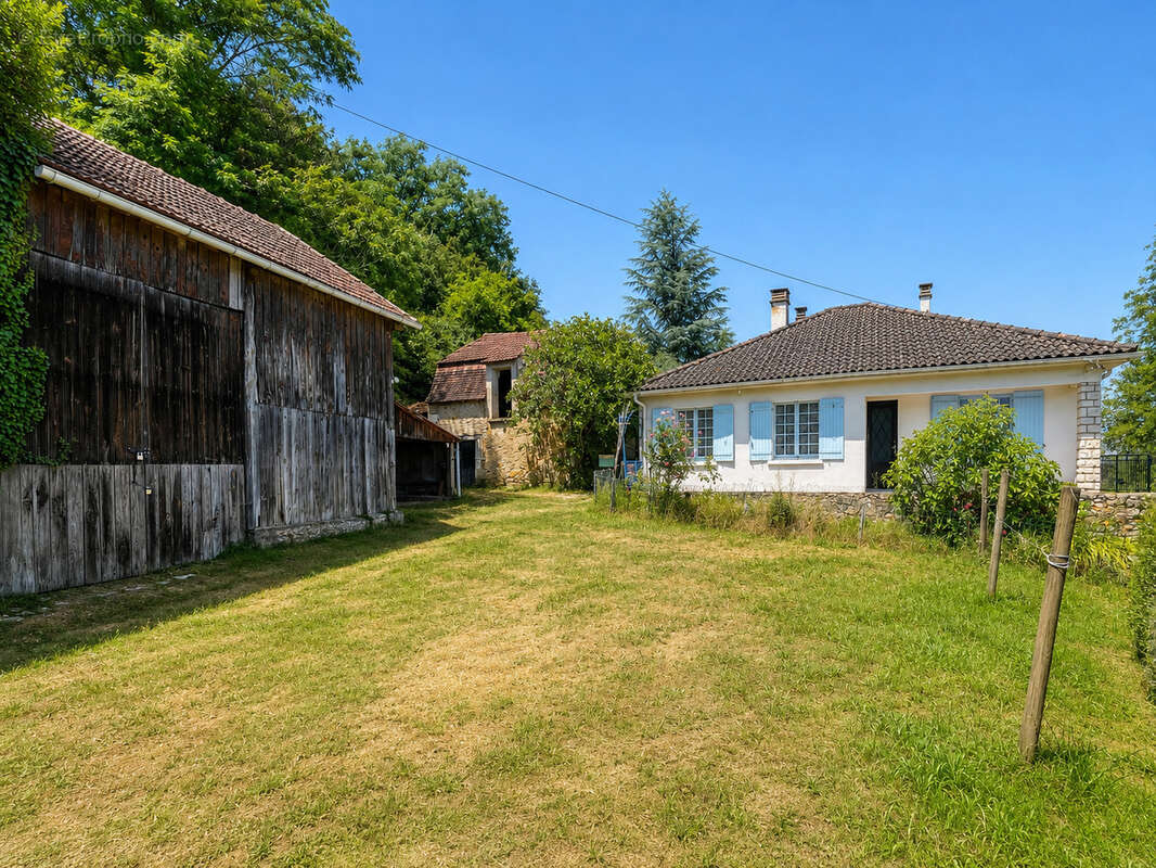 Maison à LE BUISSON-DE-CADOUIN