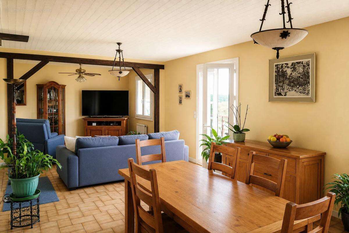 Maison à MACHAULT
