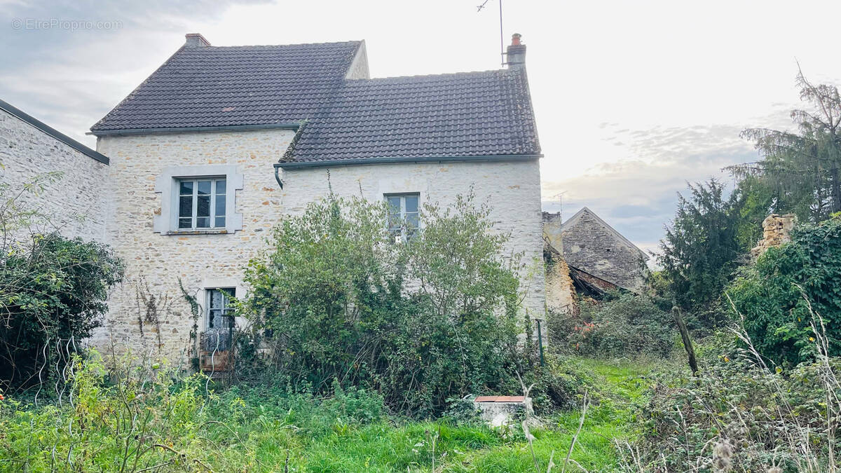 Maison à MONTILLOT