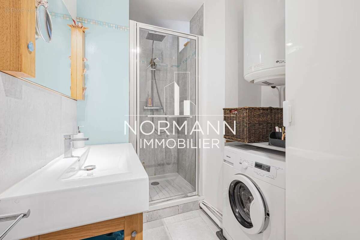 Appartement à PARIS-20E