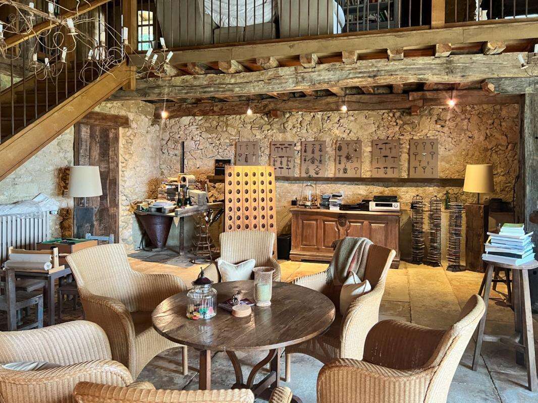 Maison à VIC-FEZENSAC