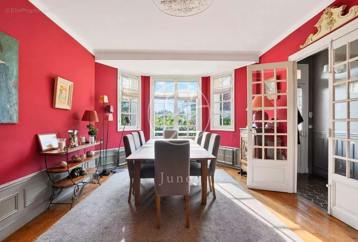 Maison à LE VESINET