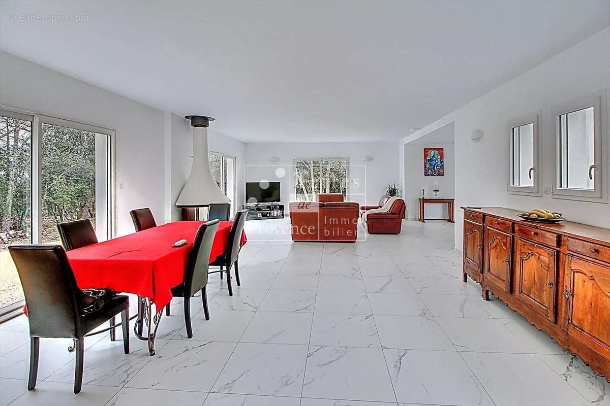 Maison à BAUDINARD-SUR-VERDON