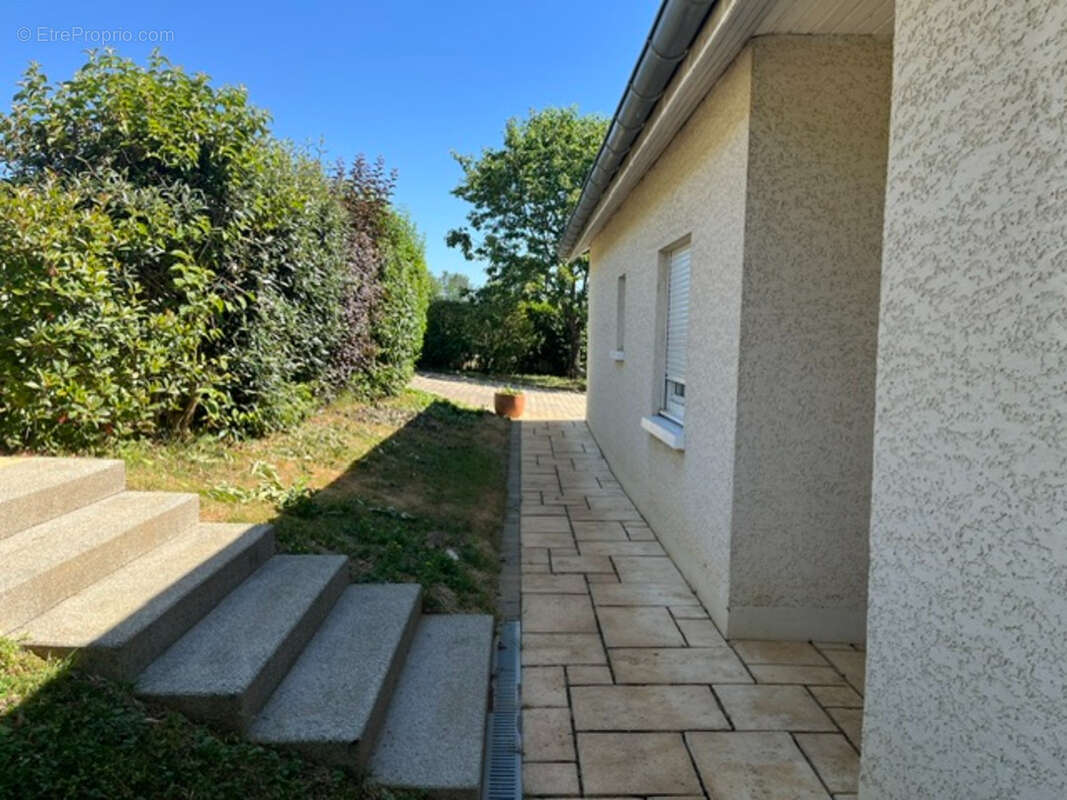 Maison 118 m² à Pirey  - photo 3