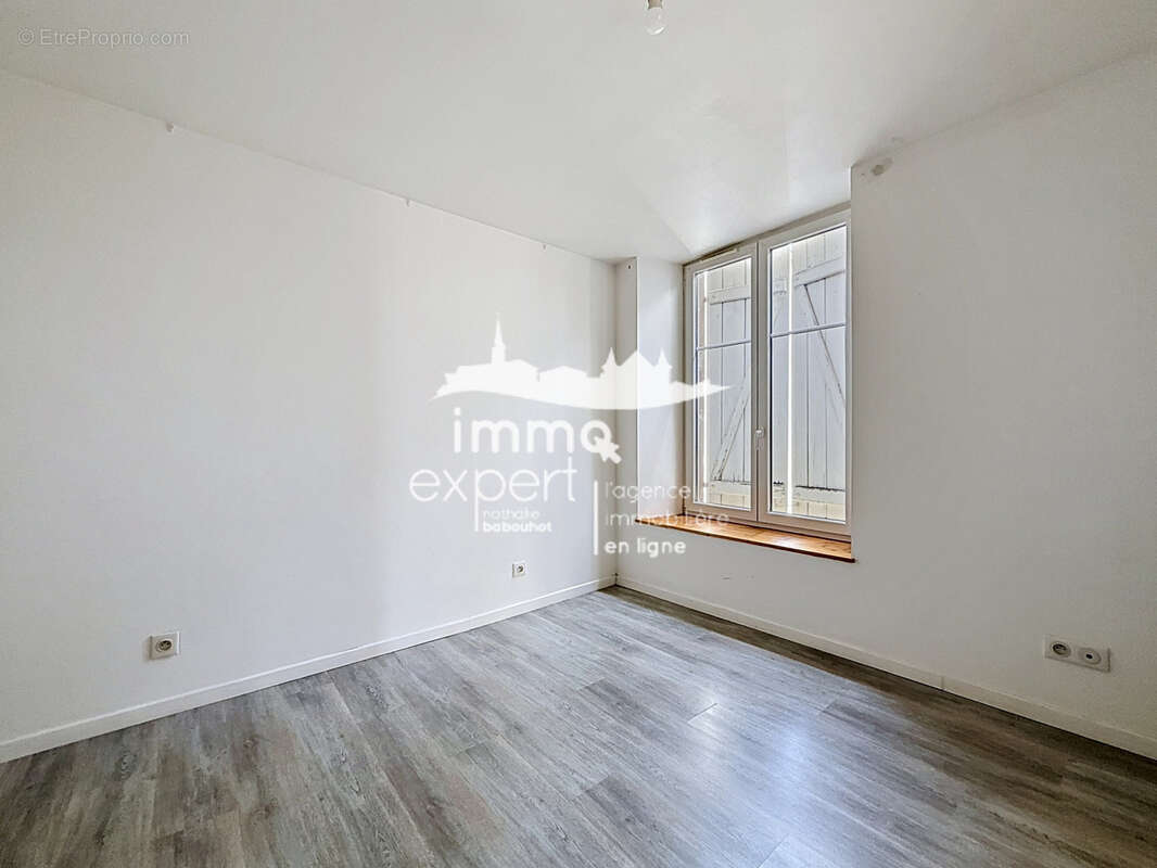 Appartement à MIRECOURT