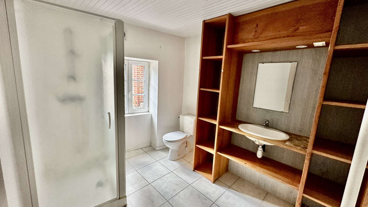 Maison à CHAMPAGNAC-LE-VIEUX