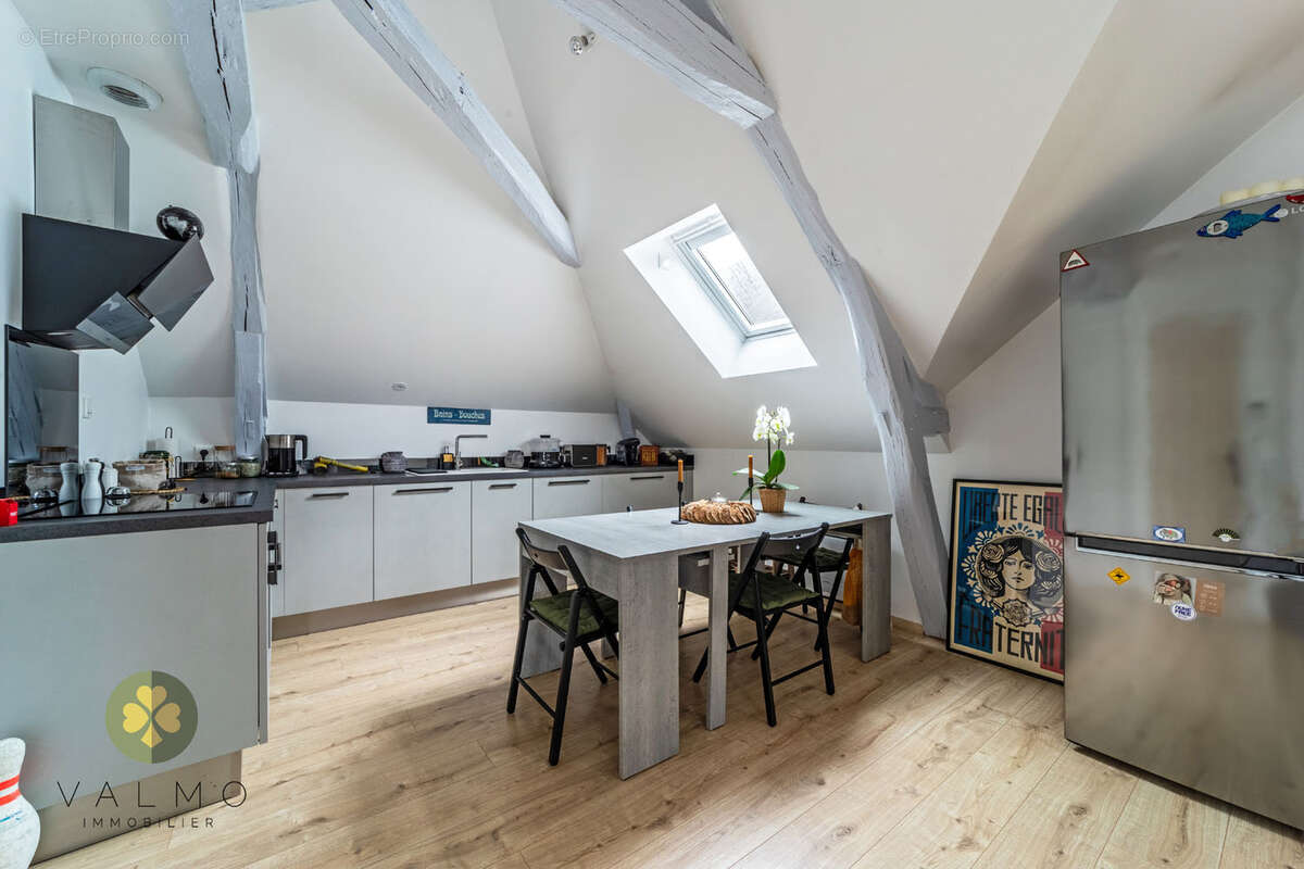 Appartement à NEAUPHLE-LE-CHATEAU