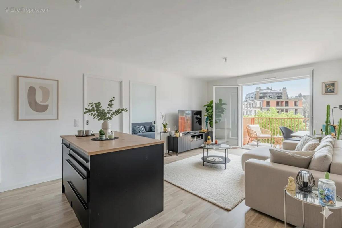 Appartement à CORBEIL-ESSONNES