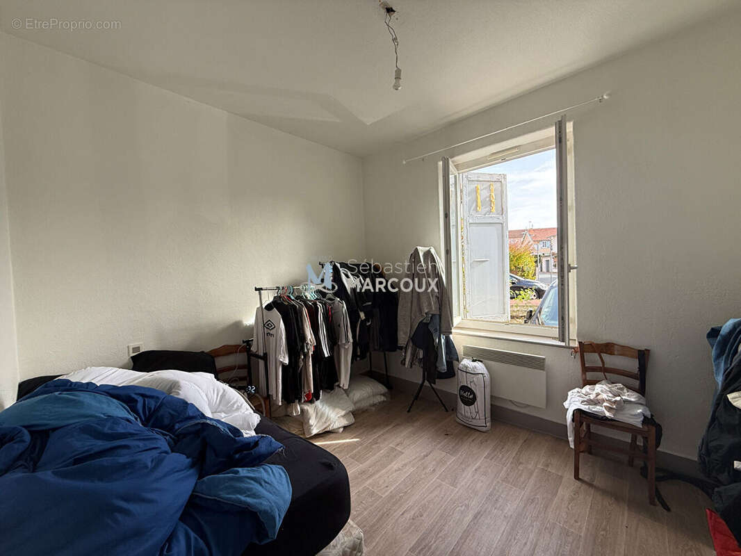 Appartement à VEAUCHE