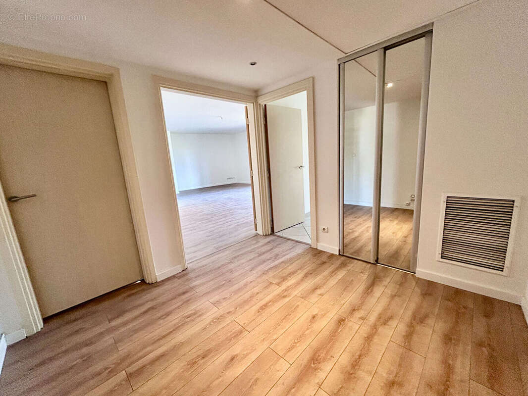Port Marianne, T4 de 126 m² avec terrasse 27m2 - photo 4
