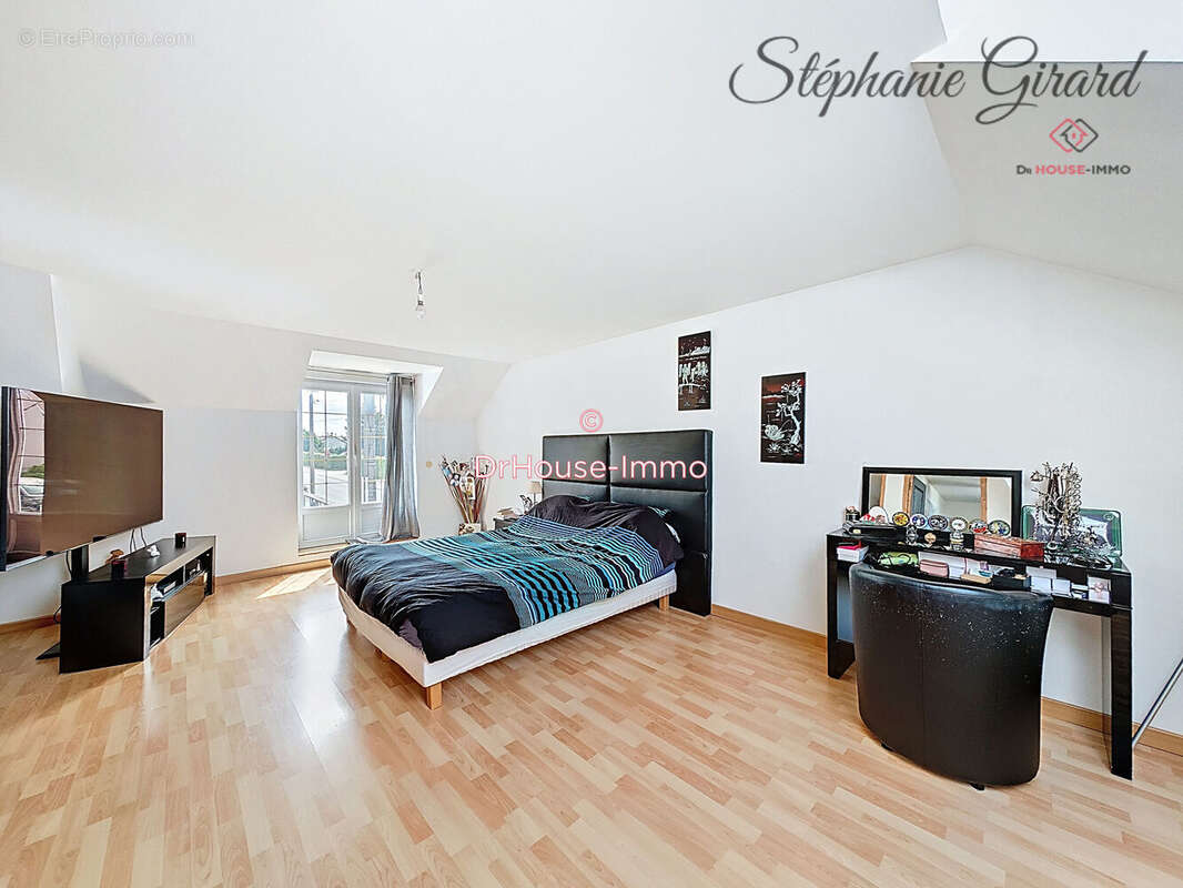 Maison 208 m² à Gidy  - photo 17