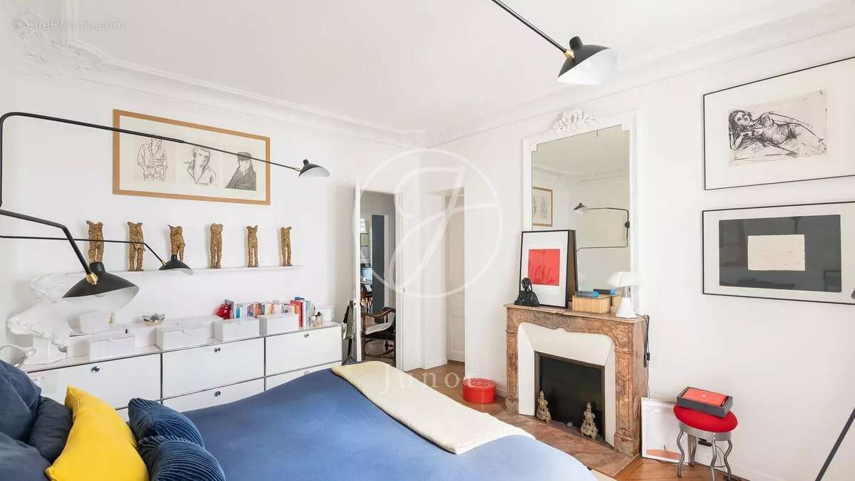 Appartement à PARIS-10E