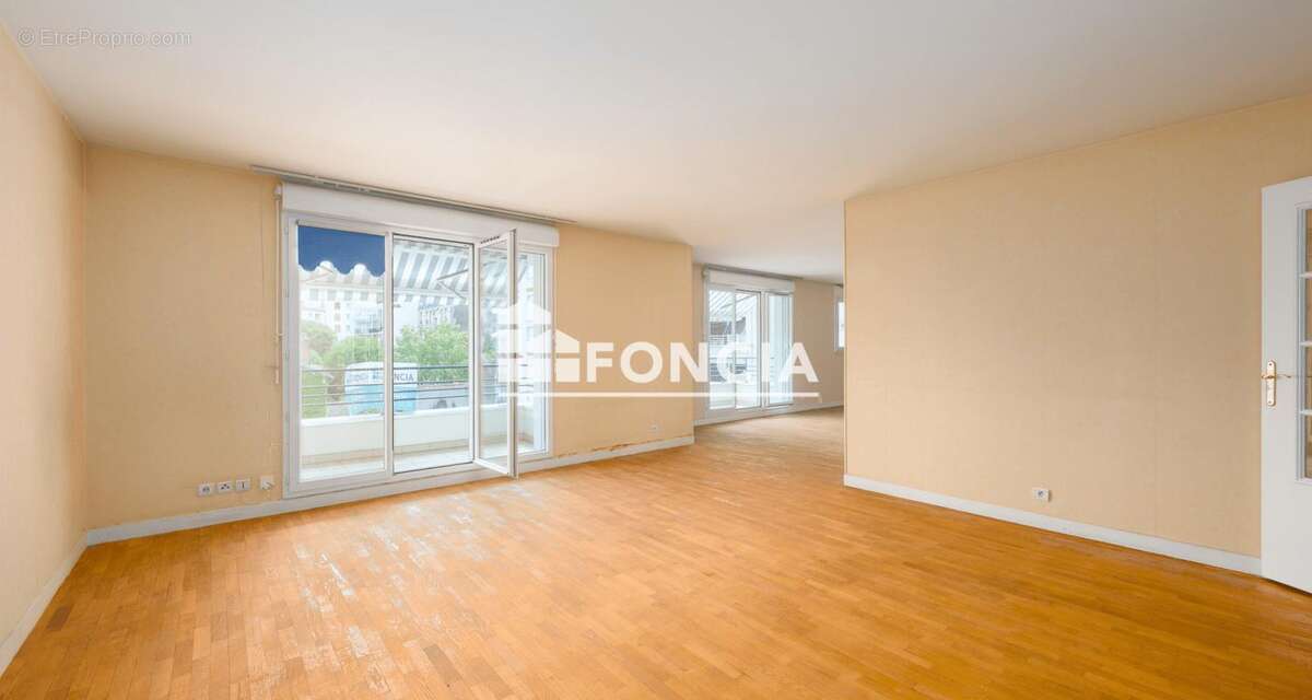 BOURG-LA-REINE – Centre-ville – Appartement familial de standing - photo 3