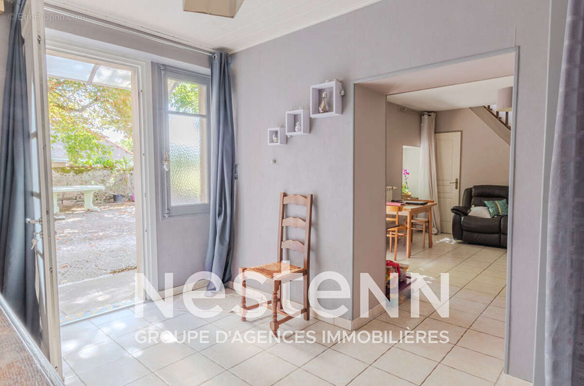Maison Alban ancienne ferme avec dépendances sur 1ha de terrain attenant - photo 4