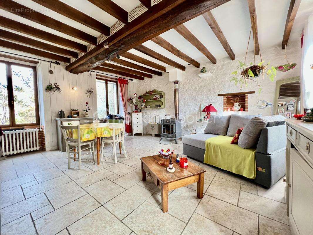 Maison à ESNON