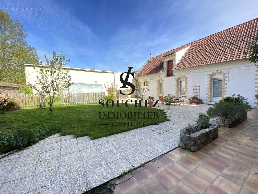 Maison à ANGRES