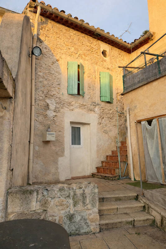 Maison à CHATEAURENARD