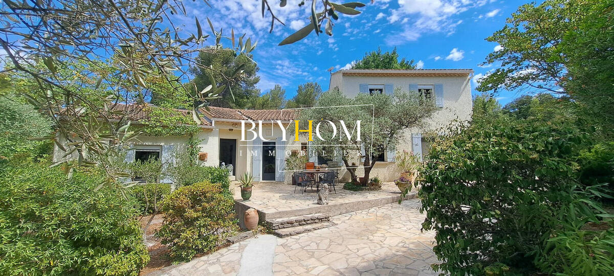 Maison à L'ISLE-SUR-LA-SORGUE