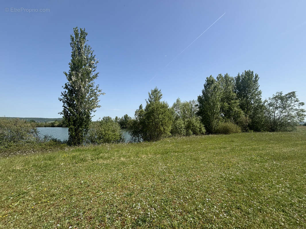 Terrain à MONTPEZAT