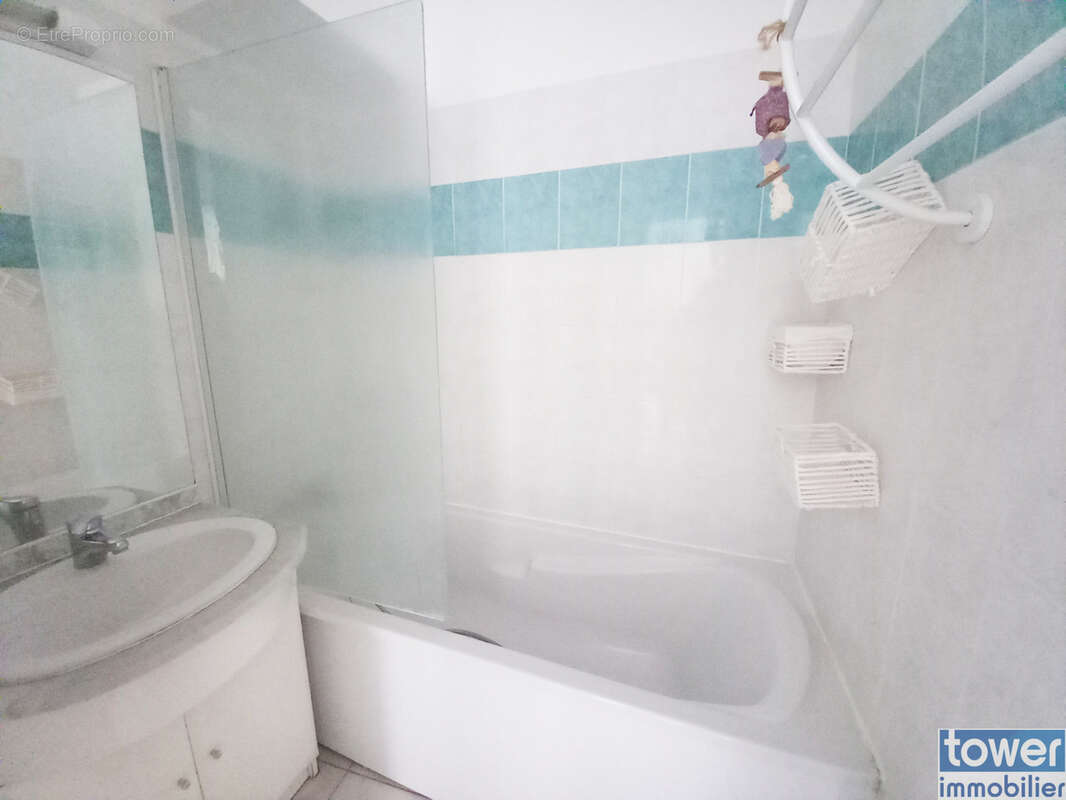 Appartement à LAMALOU-LES-BAINS