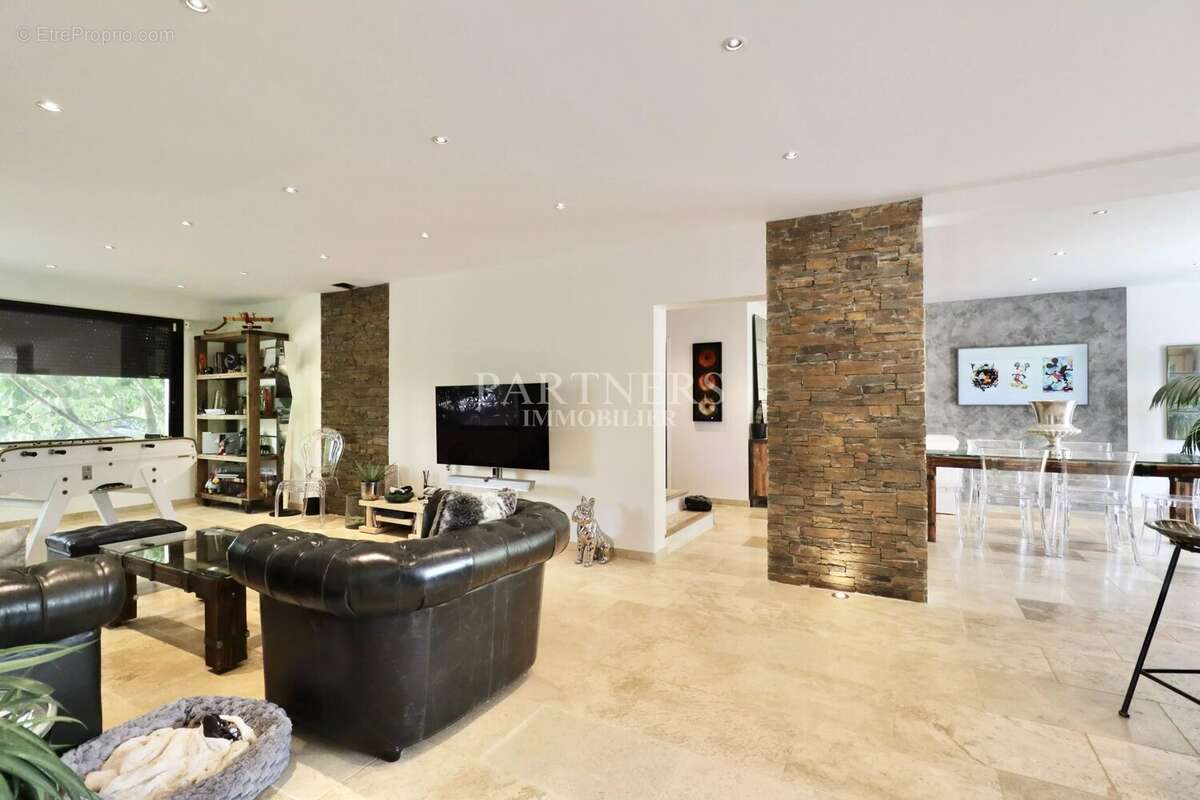 Maison à POURRIERES