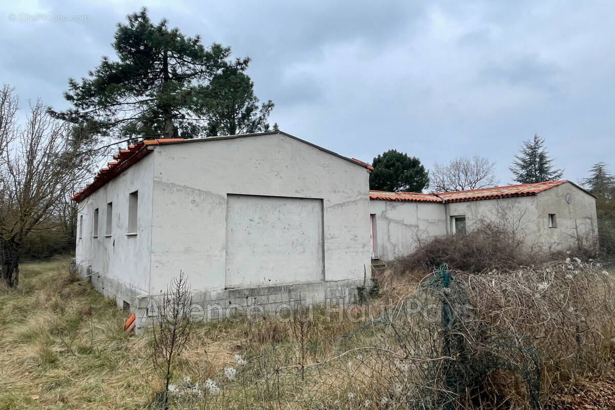 Maison à SAINT-CEZAIRE-SUR-SIAGNE