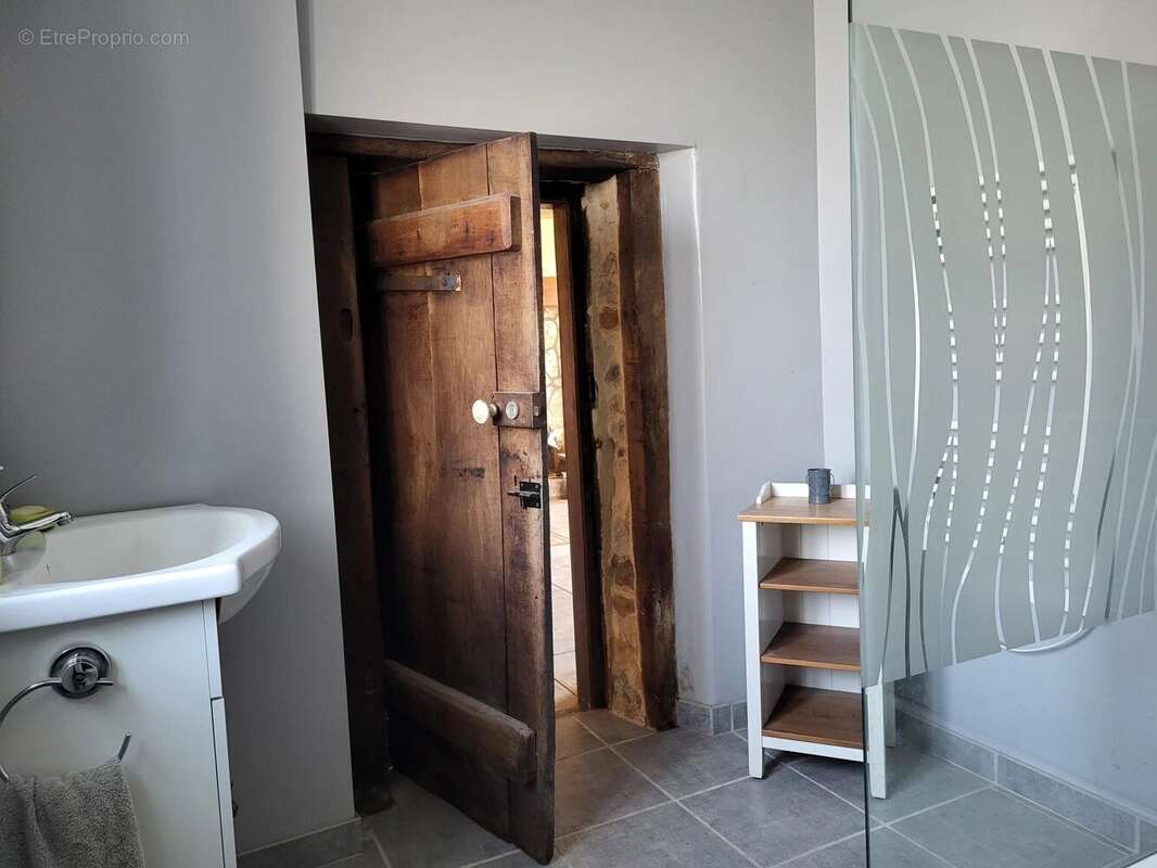 Maison à SAINT-PRIEST-LA-PLAINE