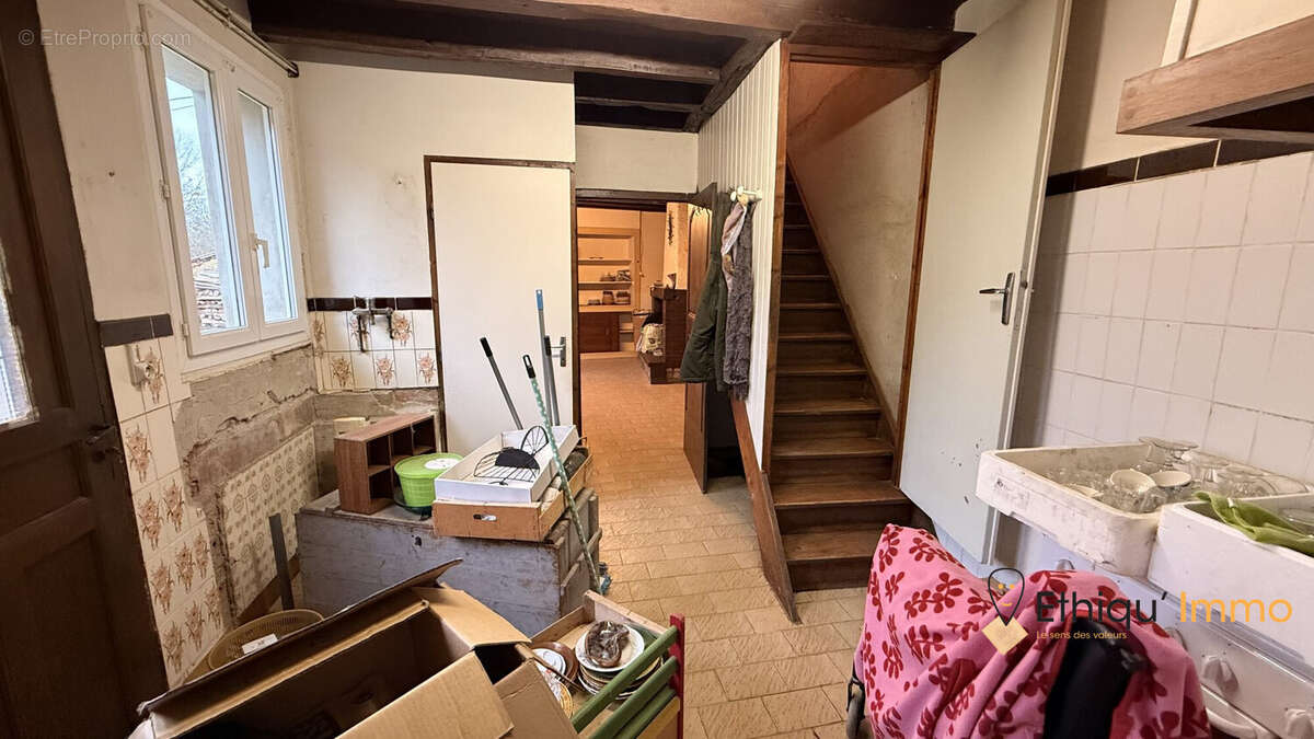 Maison à SOMMEVOIRE