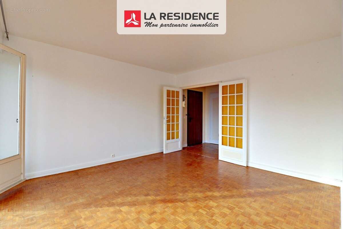 Appartement à VERNEUIL-SUR-SEINE