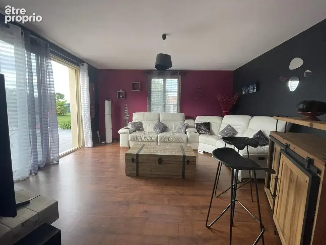 Propriété d'exception de plain-pied avec piscine - Availles- - photo 9