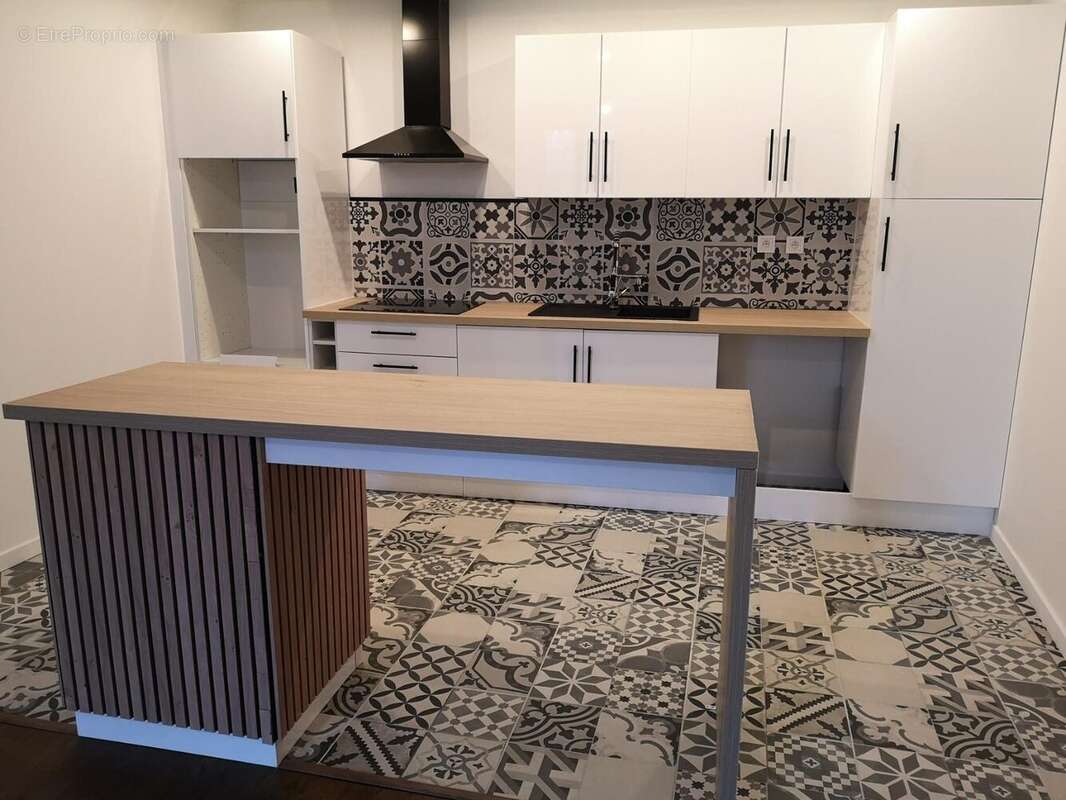 Maison à LA CHAPELLE-POUILLOUX