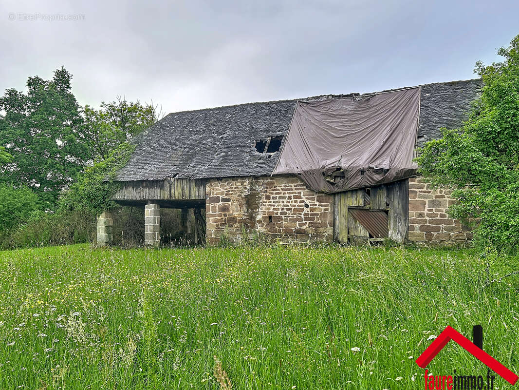 Maison à SAINT-PANTALEON-DE-LARCHE
