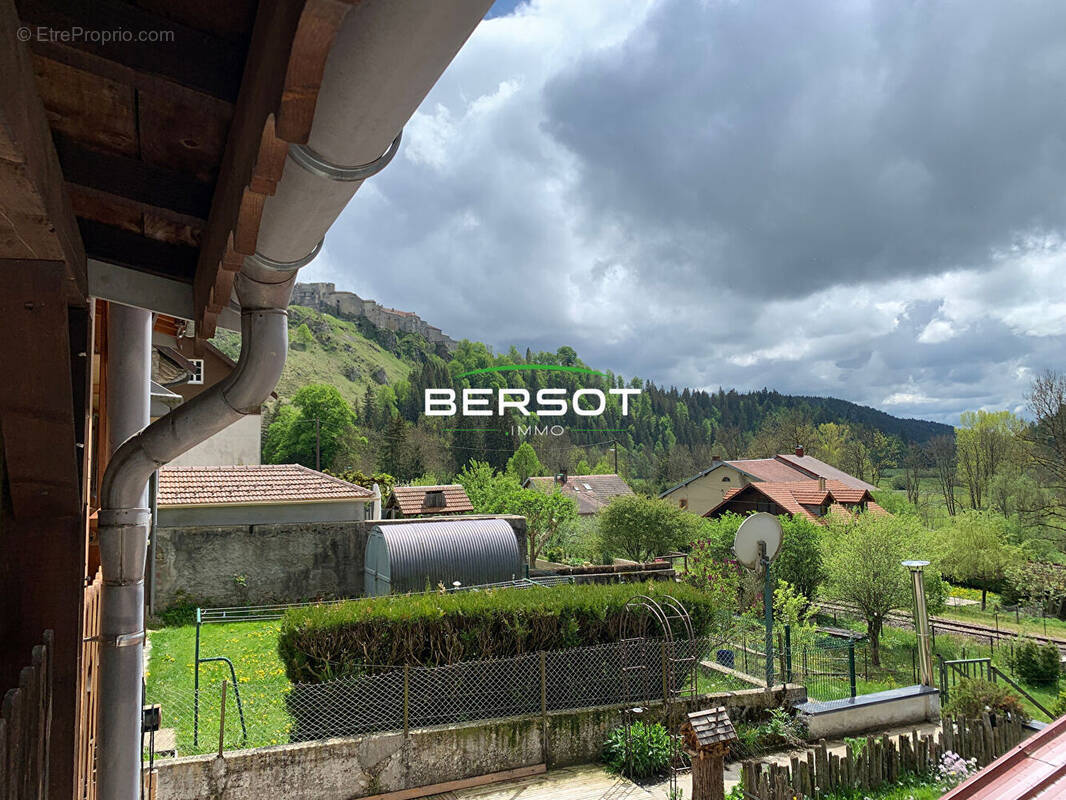 Appartement à LA CLUSE-ET-MIJOUX