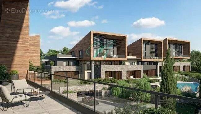 Appartement à CHATEAUNEUF-GRASSE