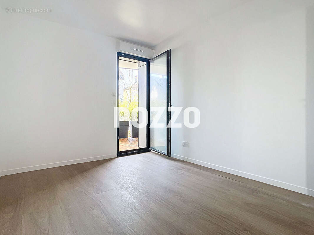 Appartement à DONVILLE-LES-BAINS